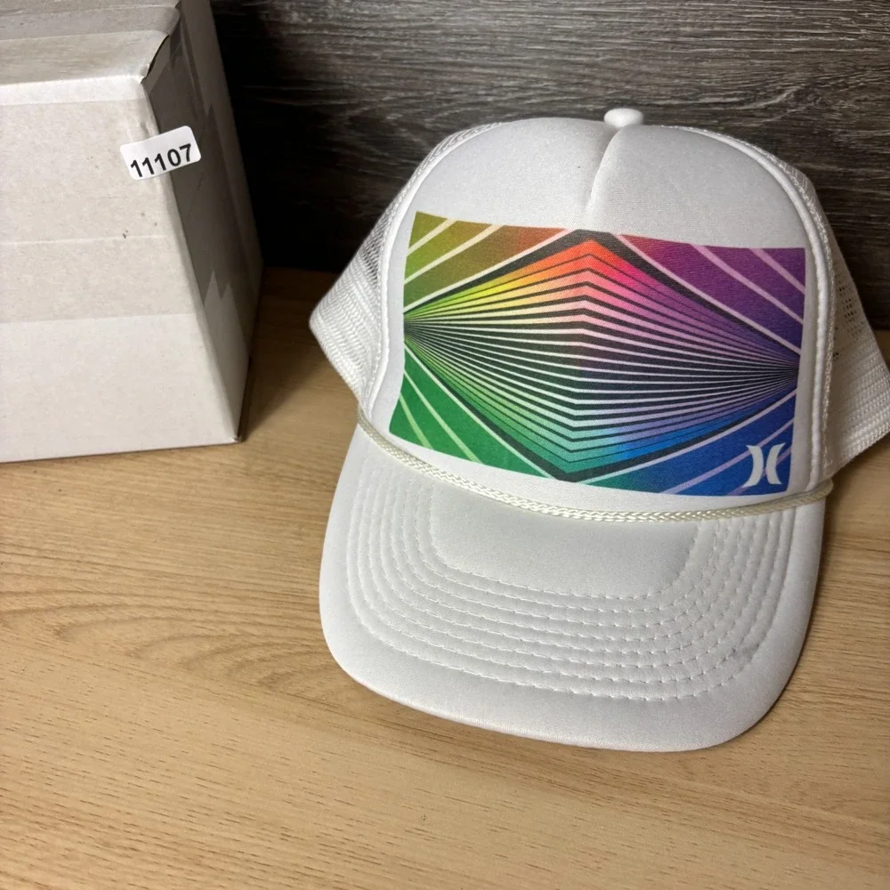 Hurley Hat Cap Snap Back White Trucker Surf Surfing Outdoors